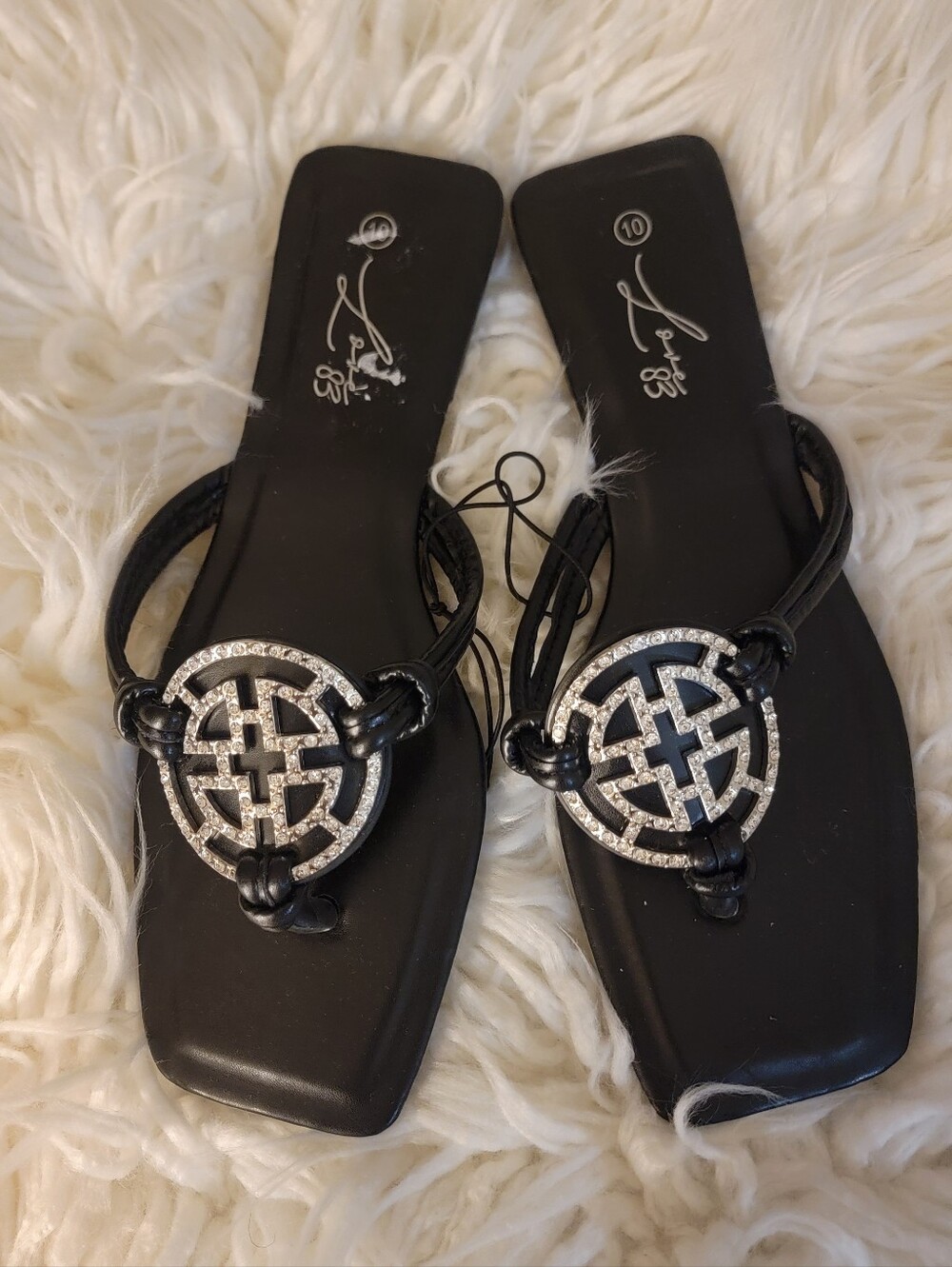 🆕️🩴Love 83 Black Rhinestone Thong Sandals, Sz 10